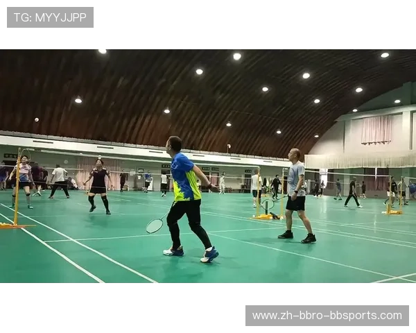 追身 羽毛球